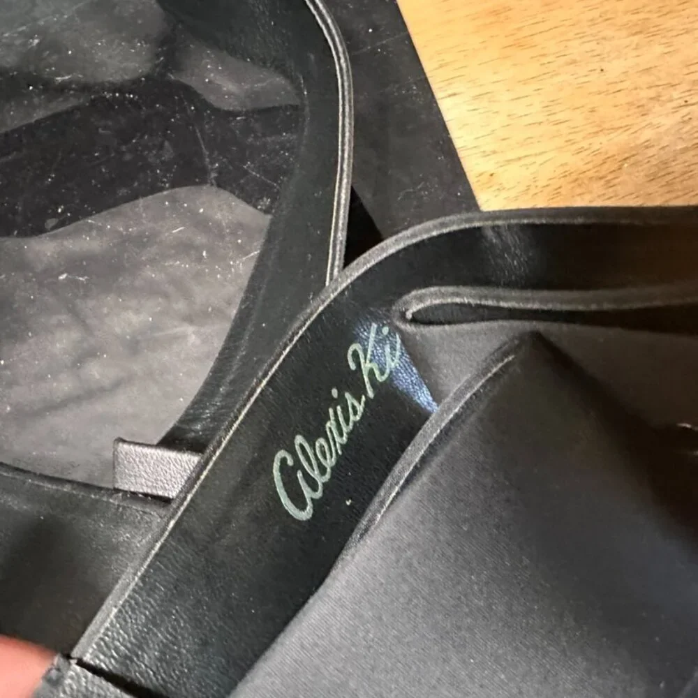 Alexis Kirk options black